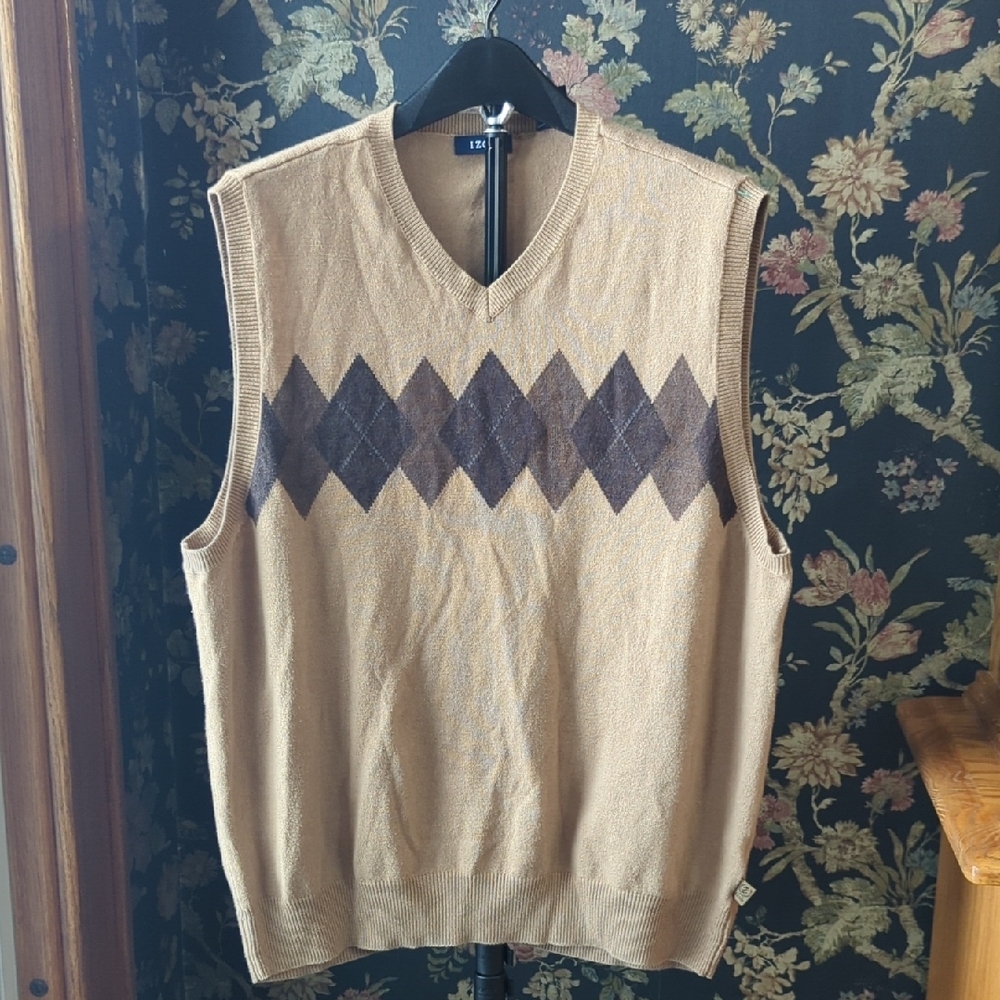 IZOD Chocolate Brown And Tan Lightweight Diamond Sweater Vest Size Mens M